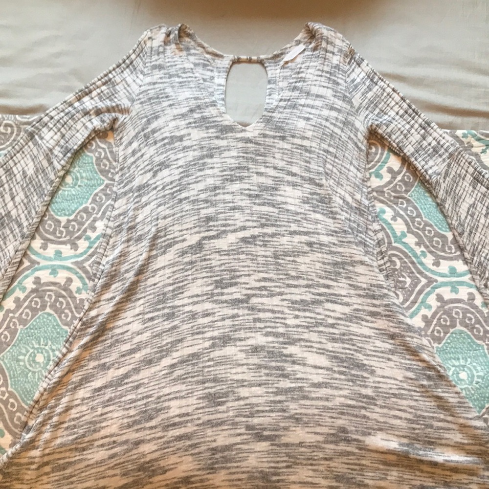 Elegant bell-sleeved t-shirt dress